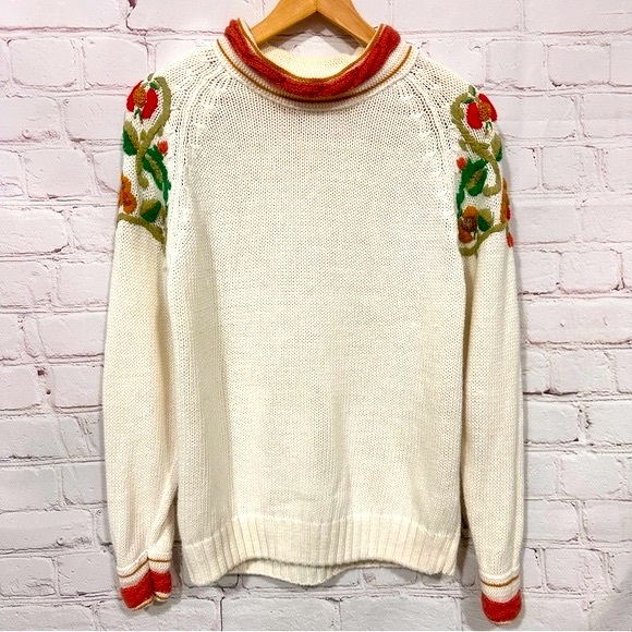 Vintage Sweaters - Vintage women’s Sweater Small Flower Knit Crewneck Long Sleeve Shoulder Pads